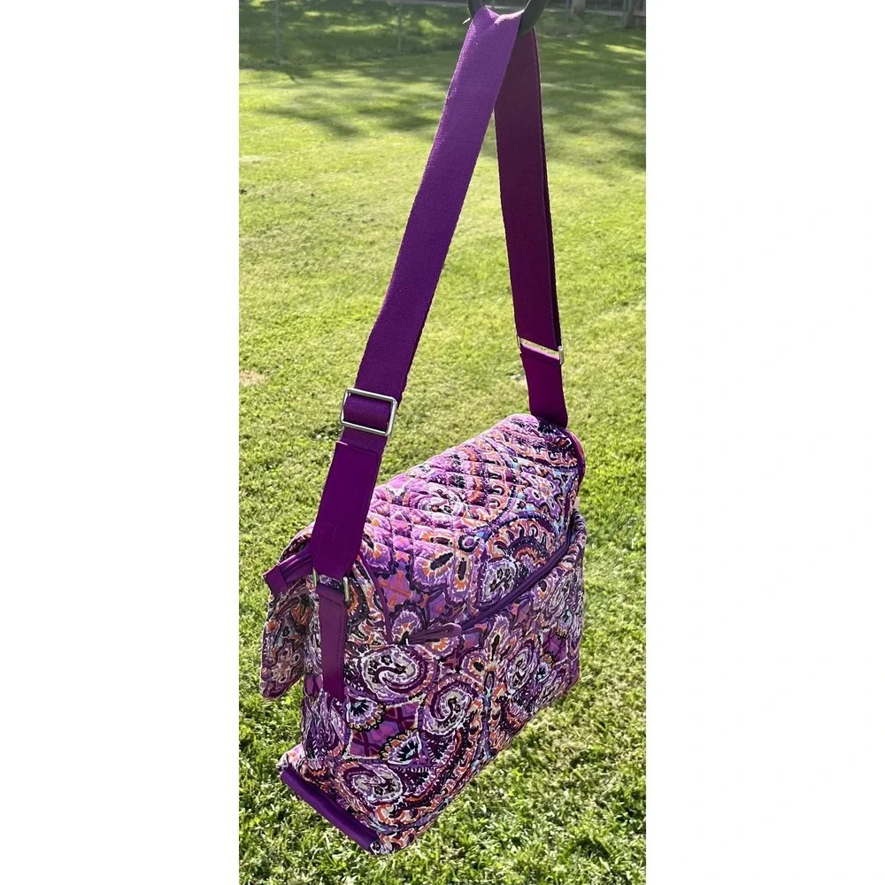 Vera‎ Bradley Iconic Messenger Bag Womens Medium Purple Dream Tapestry Crossbody